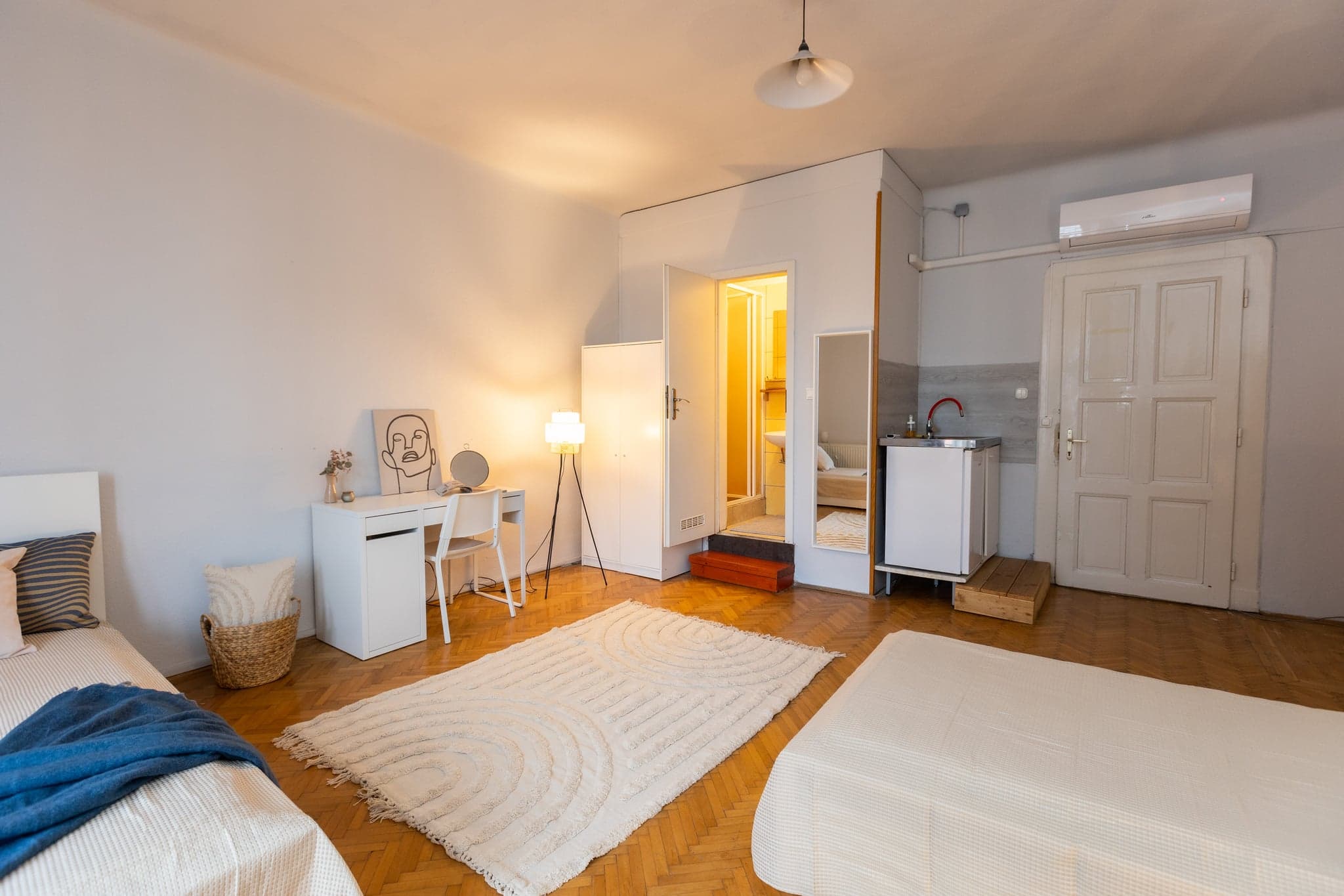 Shared Ensuite at Király utca 14, photo 6 of 20