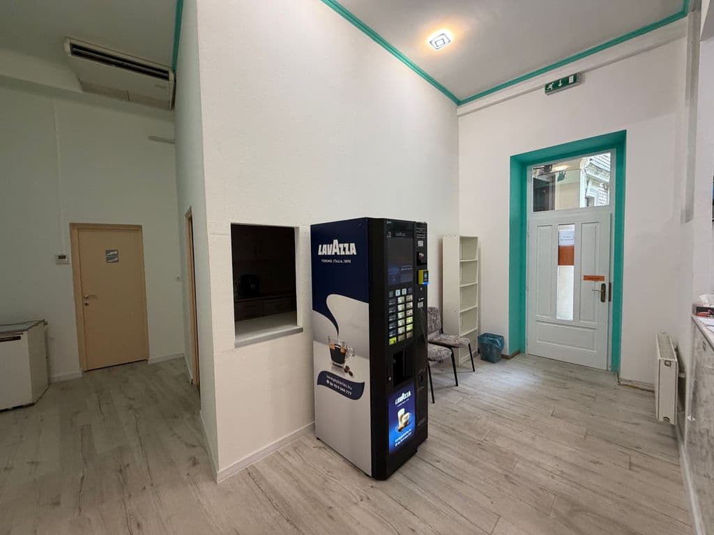 A shared space at Rákóczi út 48 to 50, image 3 of 3